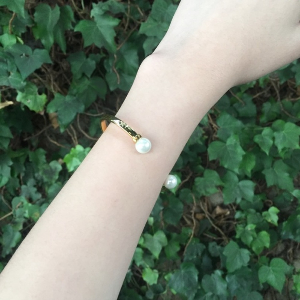 Tory Burch Glass Pearl Cuff Bracelet - Picture 4 of 7